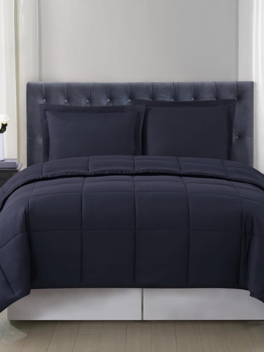 Everyday Reversible 2-Piece Black Twin XL Comforter Set Truly Soft